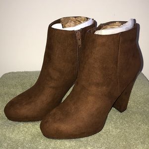 BRAND NEW Forever 21 Brown Faux Suede Booties